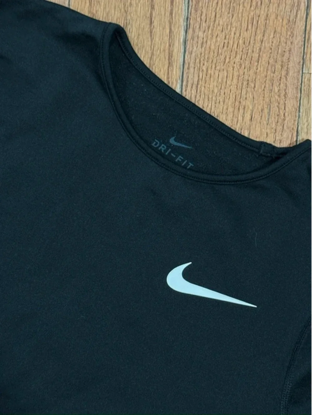Boy’s Youth XL Nike Top